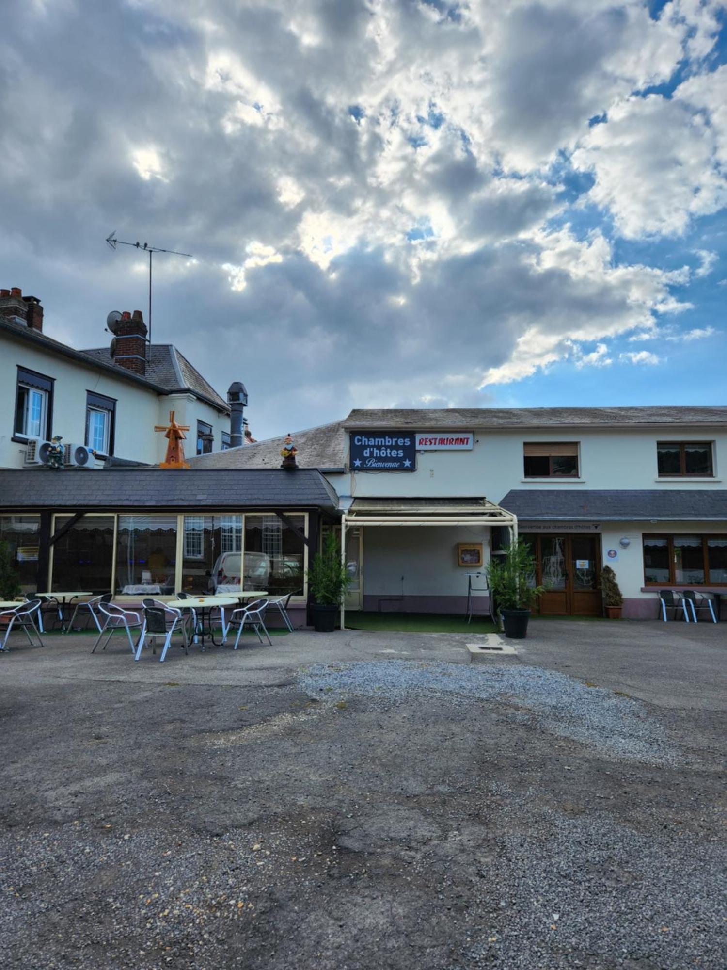 Hotel Harbonnieres Exterior photo